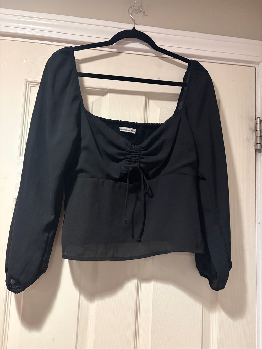 Abercrombie & Fitch Black Long-Sleeve Ruched Front Blouse
